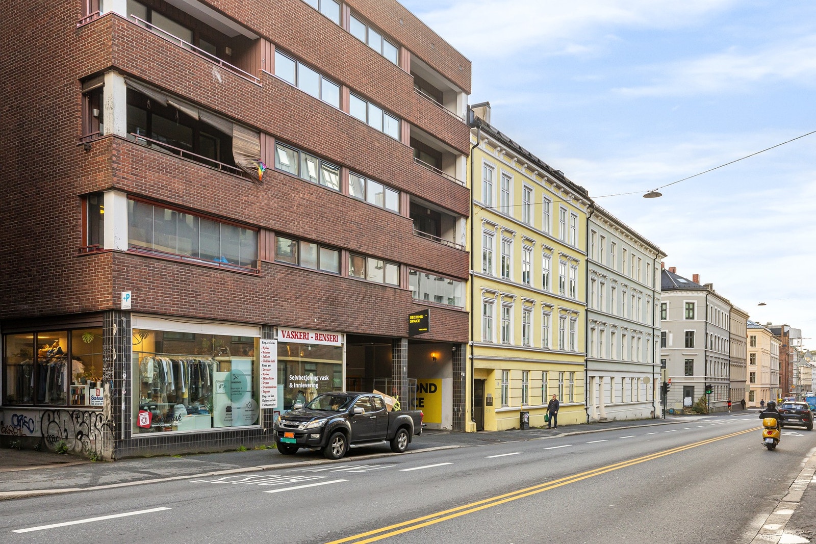 Her bor du i et veldrevet sameie med lave felleskostnader og bredt kollektivtilbud rett utenfor døren. Galleribilde