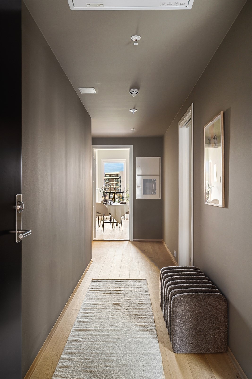 Innbydende entré og gang Galleribilde