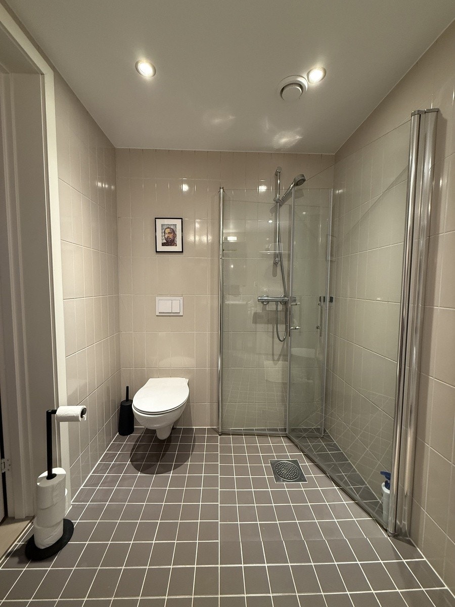 Flisbelagt bad Galleribilde