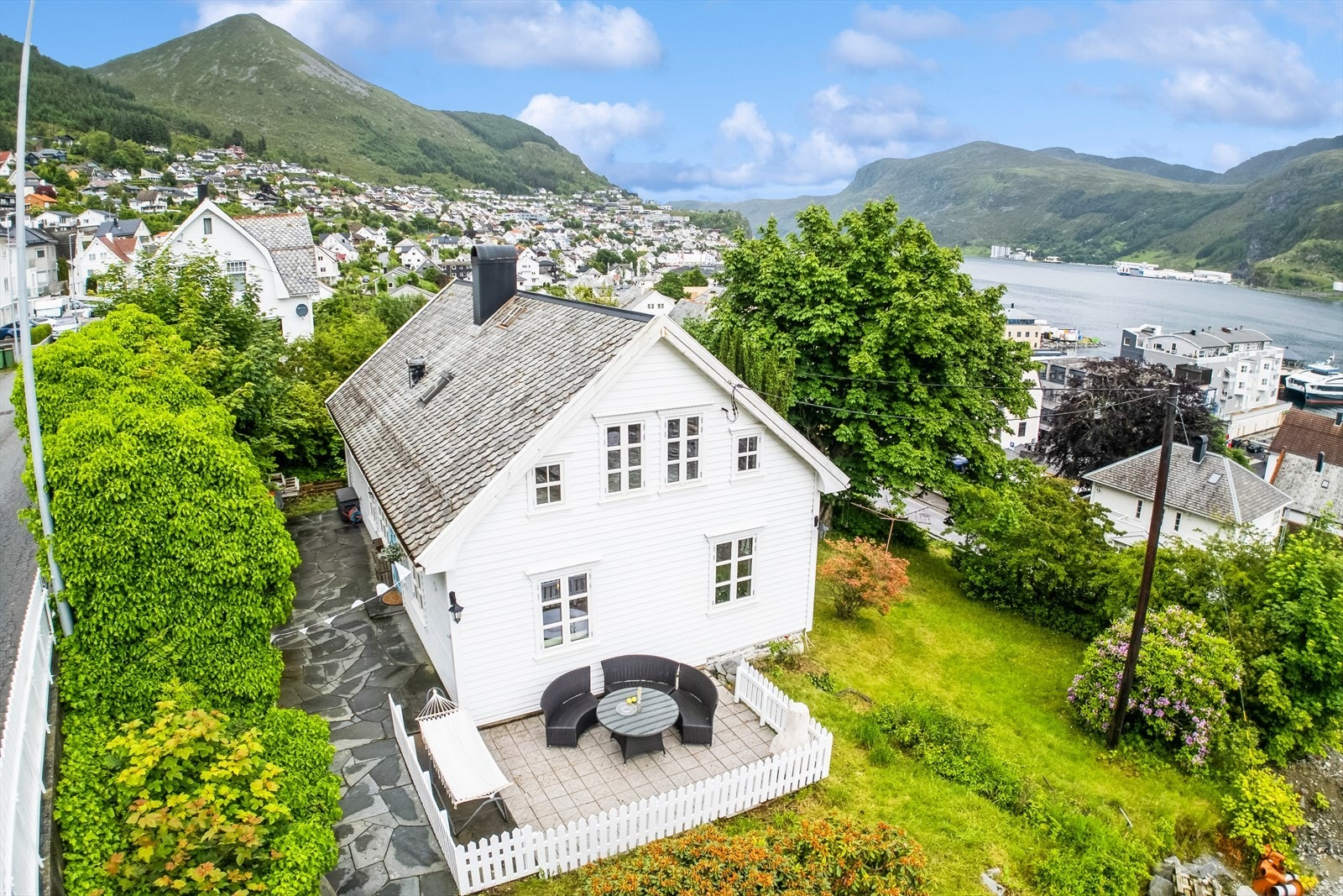 Oppgradert eldre enebolig med mye sjarm Galleribilde