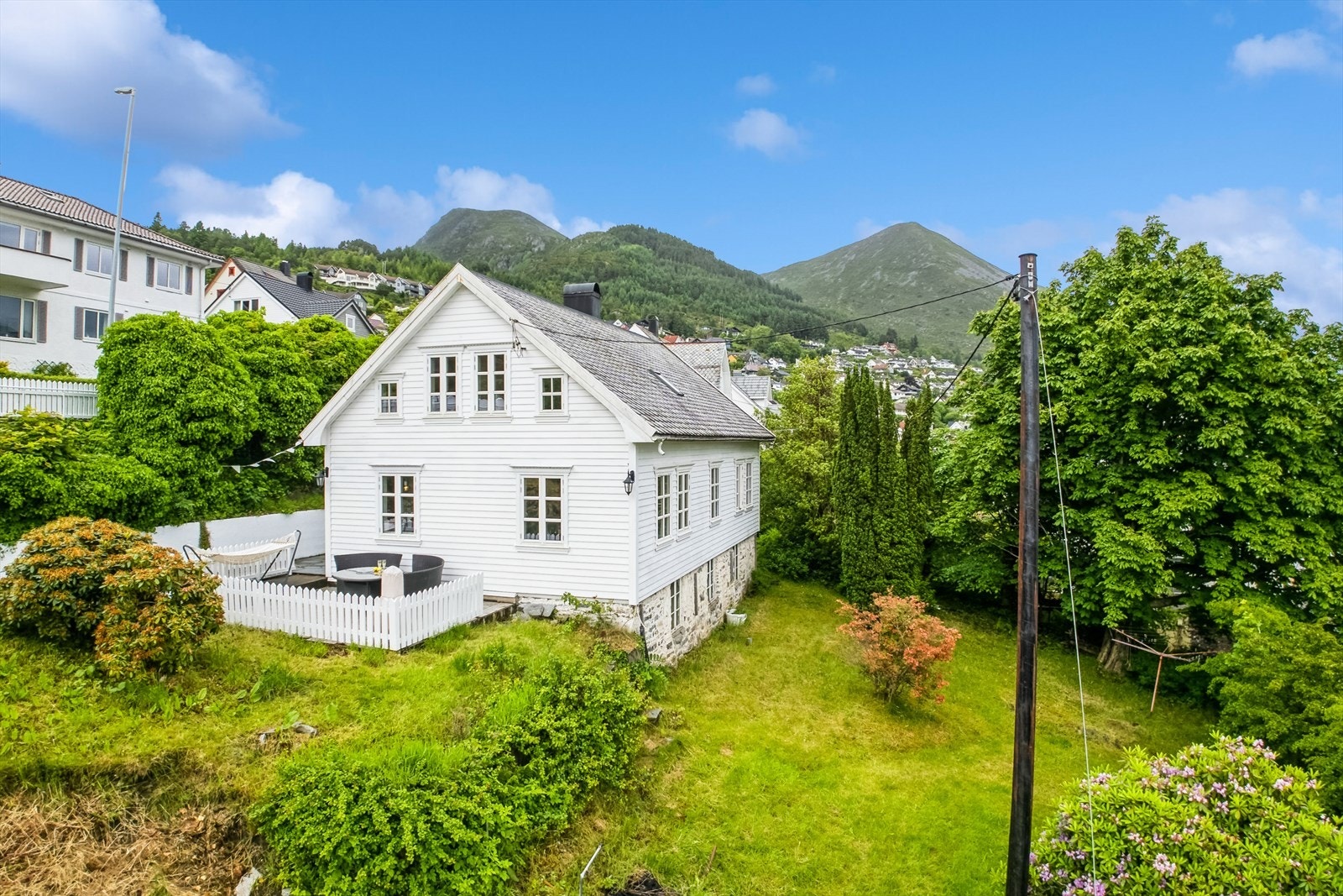 Sentral beliggenhet med gangavstand til alle servicetilbud i Måløy Galleribilde