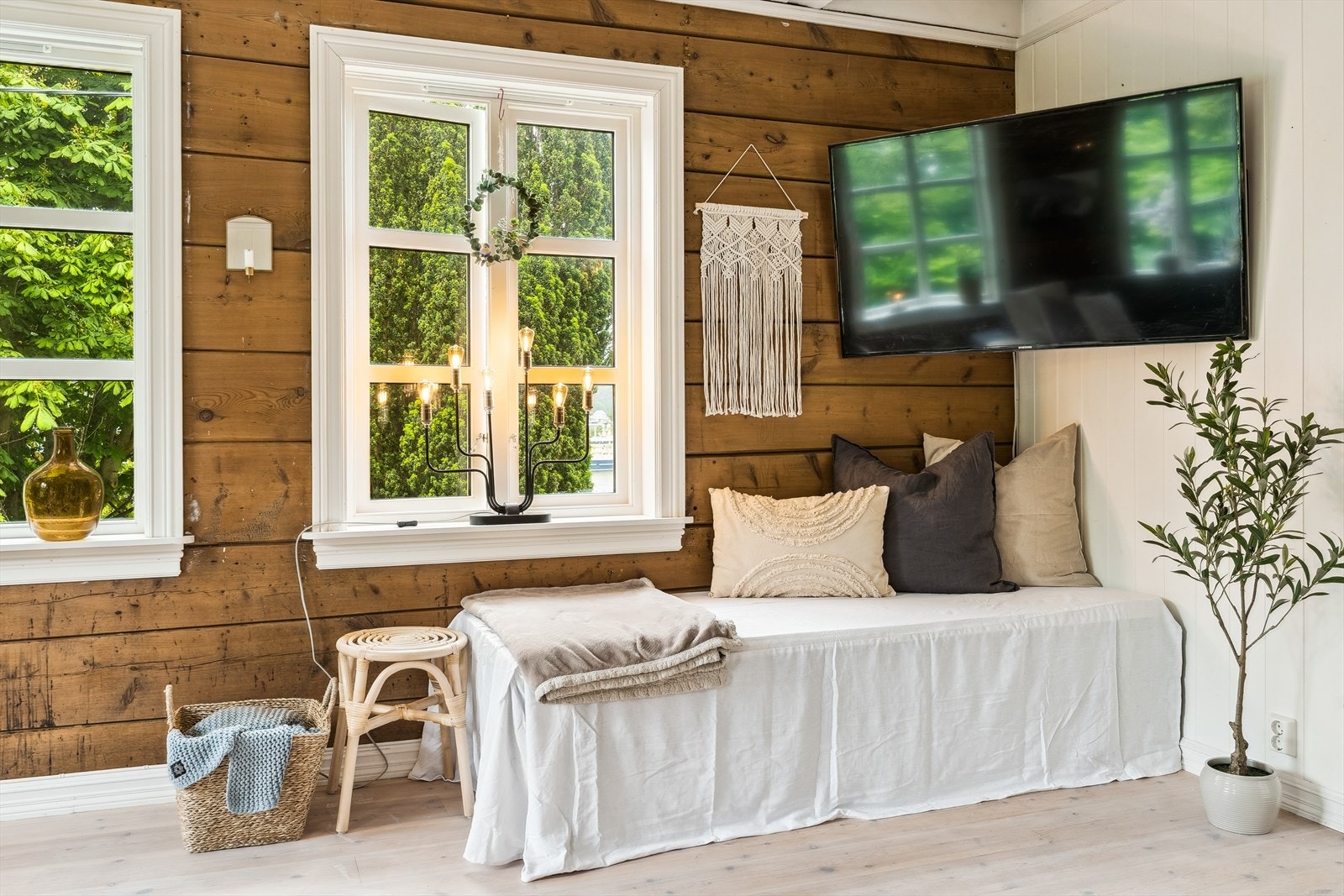 Tregulv og flotte tømmervegger Galleribilde