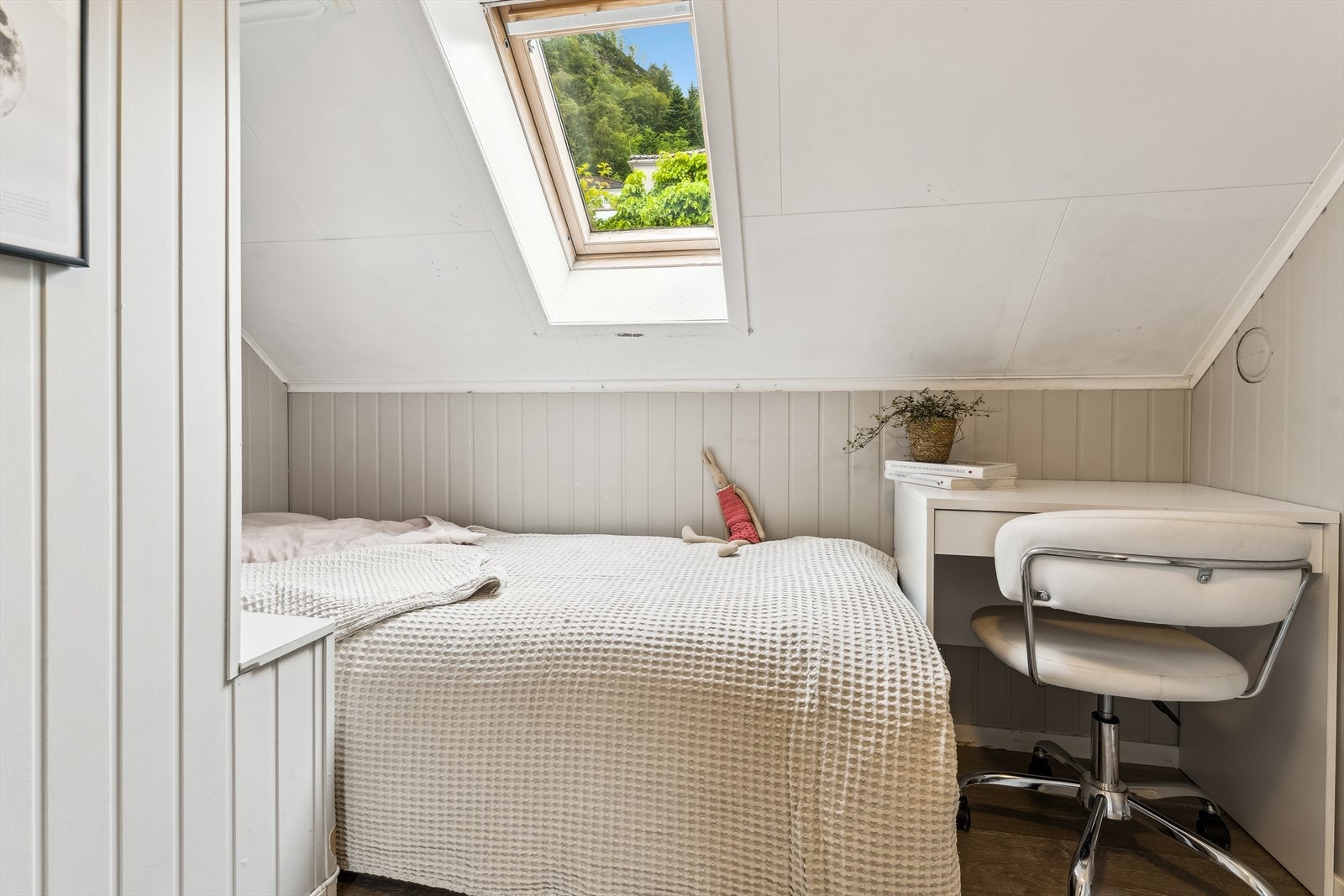 Innredet rom (ikke stort nok lysinnslipp for varig opphold) Galleribilde