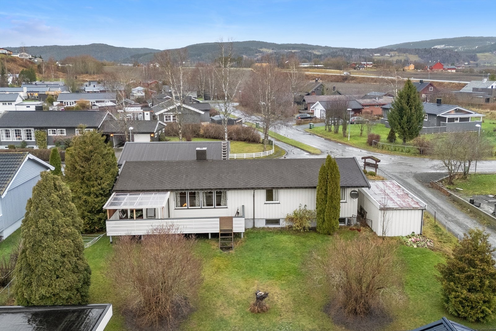 Boligen ligger fint til inne i boligfeltet på Ydsedalen med kort veg til bussholdeplassen. Galleribilde