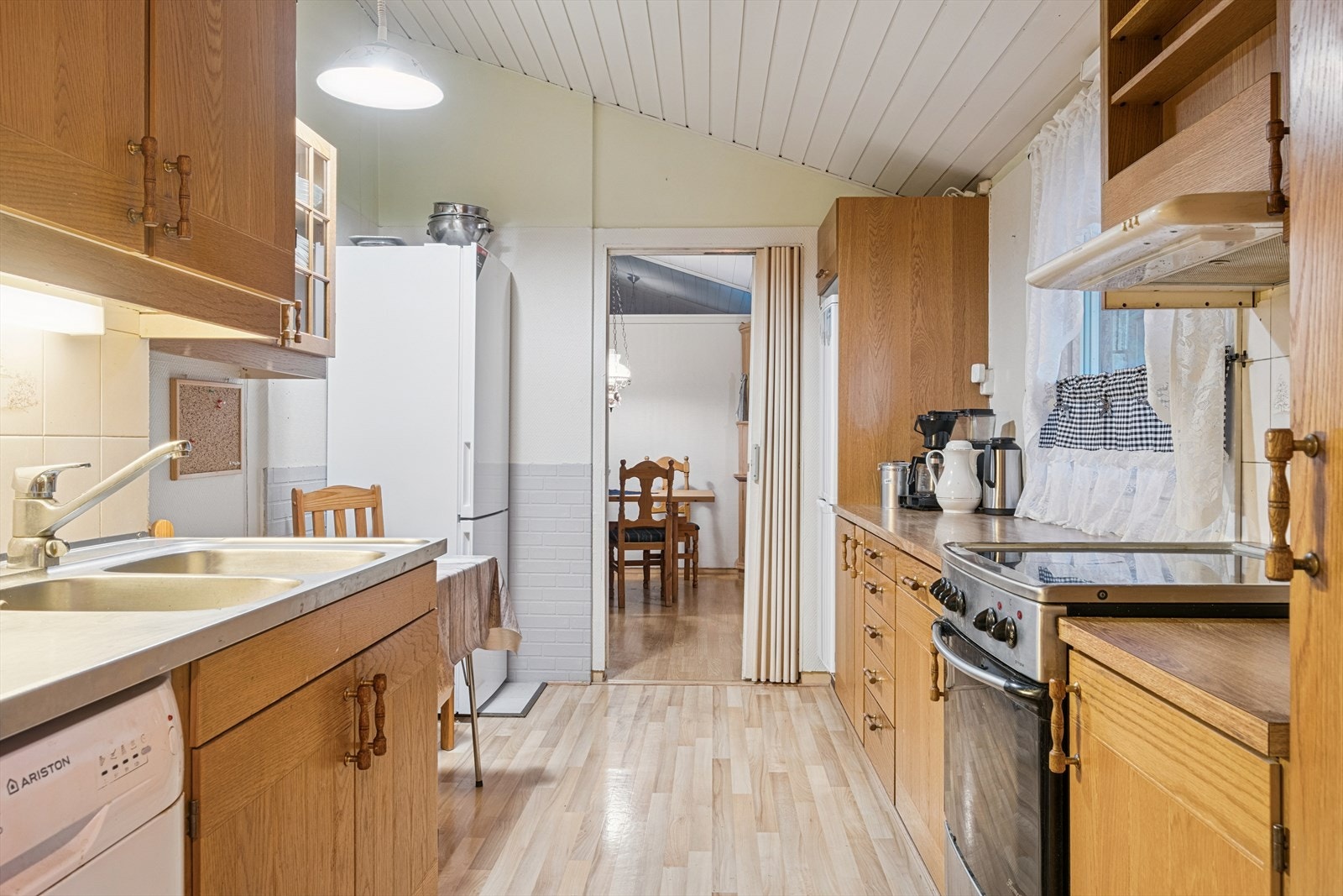 Kjøkken på 10 kvm av eldre dato. Galleribilde