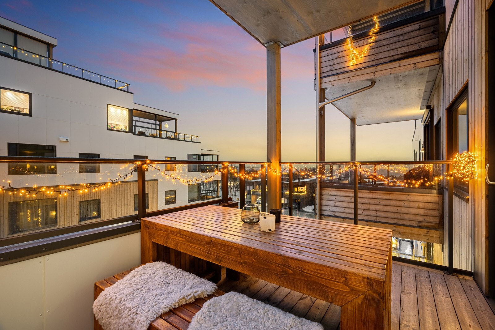 Takoverbygd balkong som byr på gode sol- og utsiktsforhold. Galleribilde