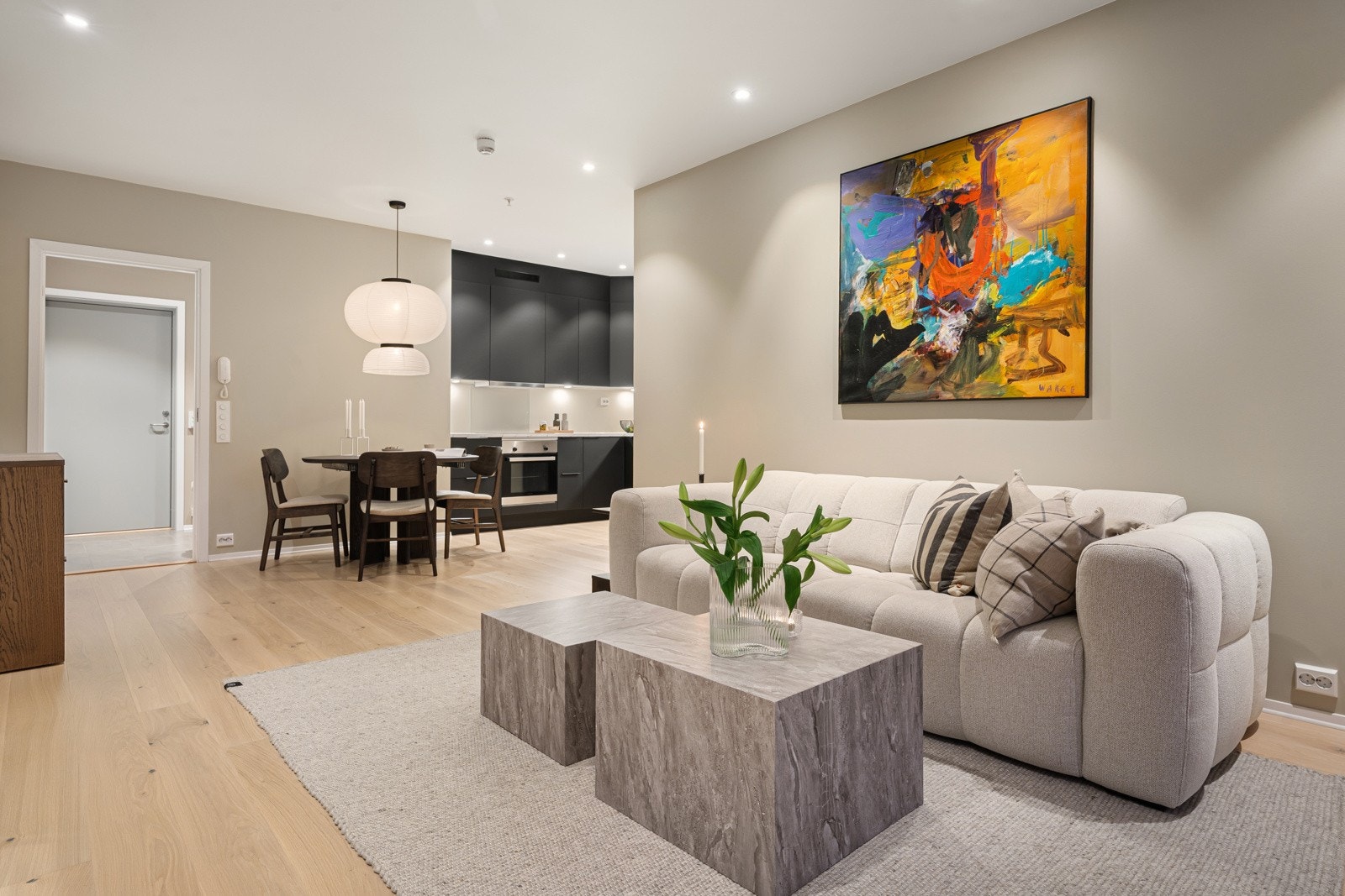 Velkommen til Nordheimvegen 87 - Presentert av Stina Stormo Galleribilde