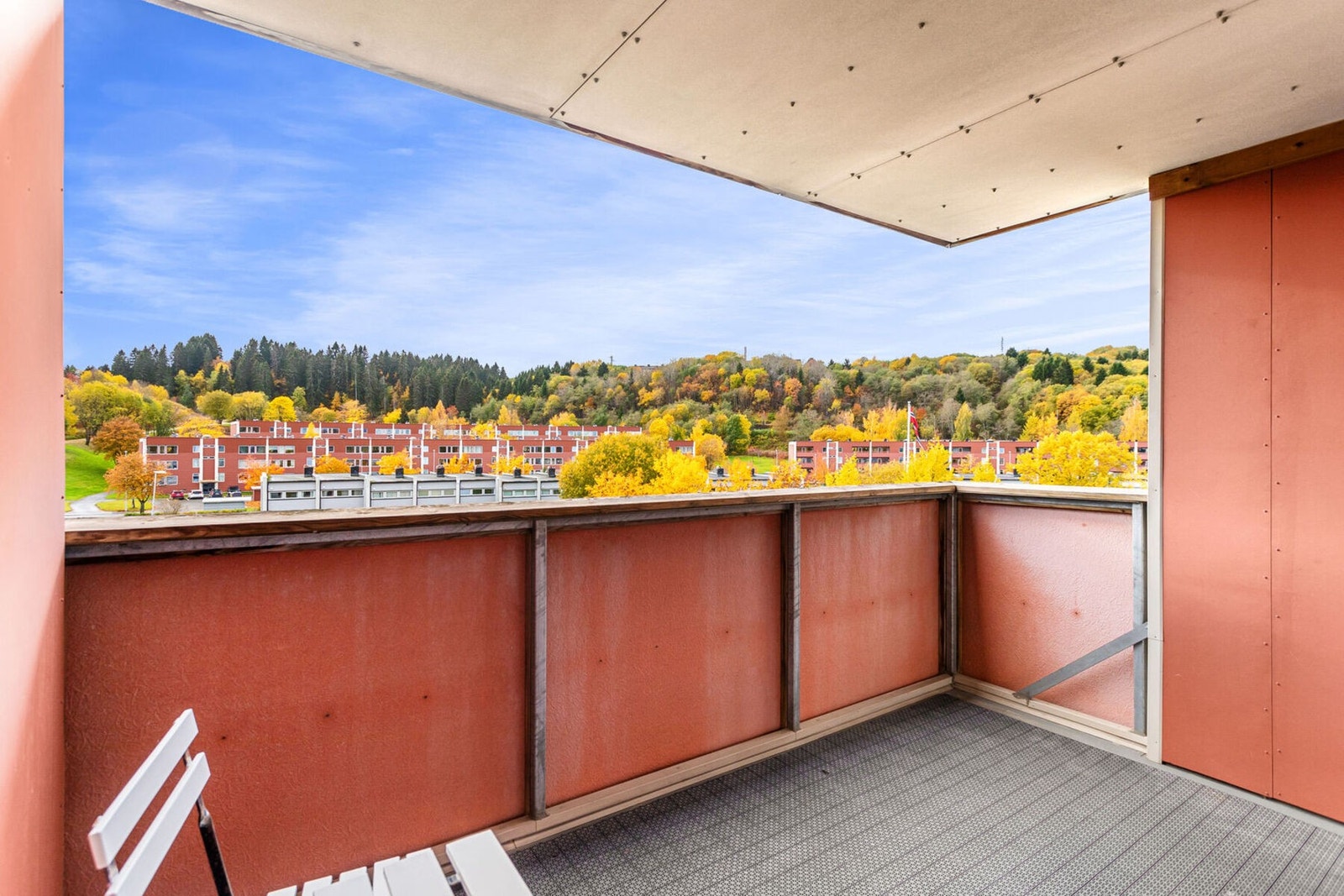 Her har du god plass til utemøbler. Galleribilde