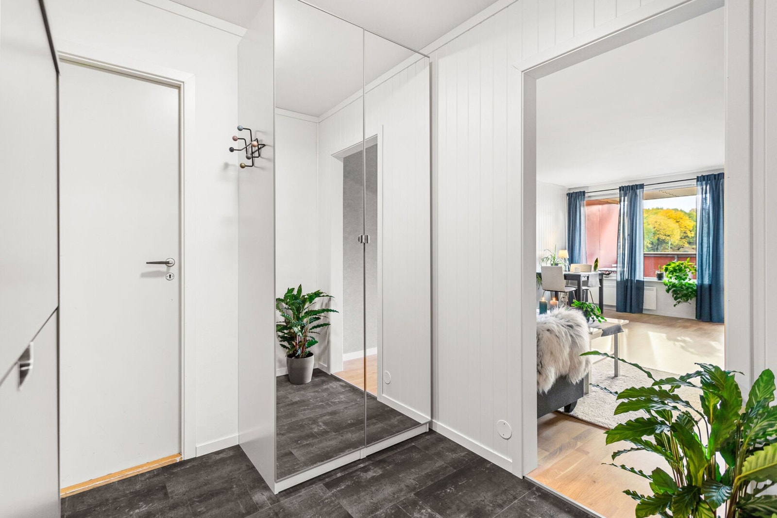 Det er lagt kvikkvinyl i gang. Galleribilde