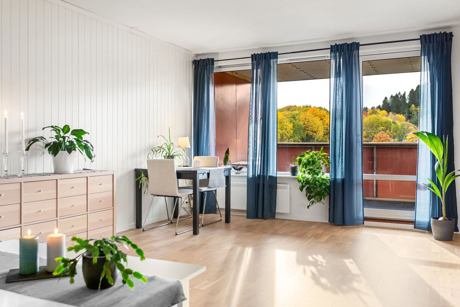 Kabel-TV, internett, kommunale avgifter, varmtvann etc. er inkl. i felleskostnadene. Galleribilde