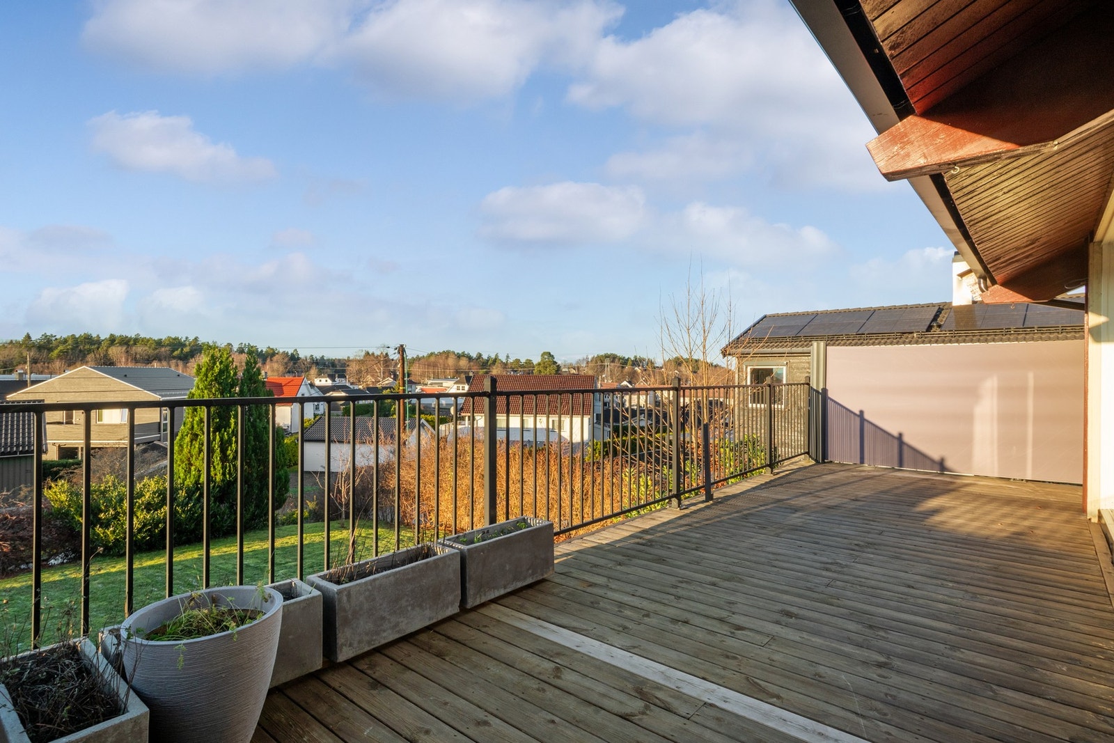 Om sommeren er det deilig å trekke ut for både avslapning og middager i varmen Galleribilde