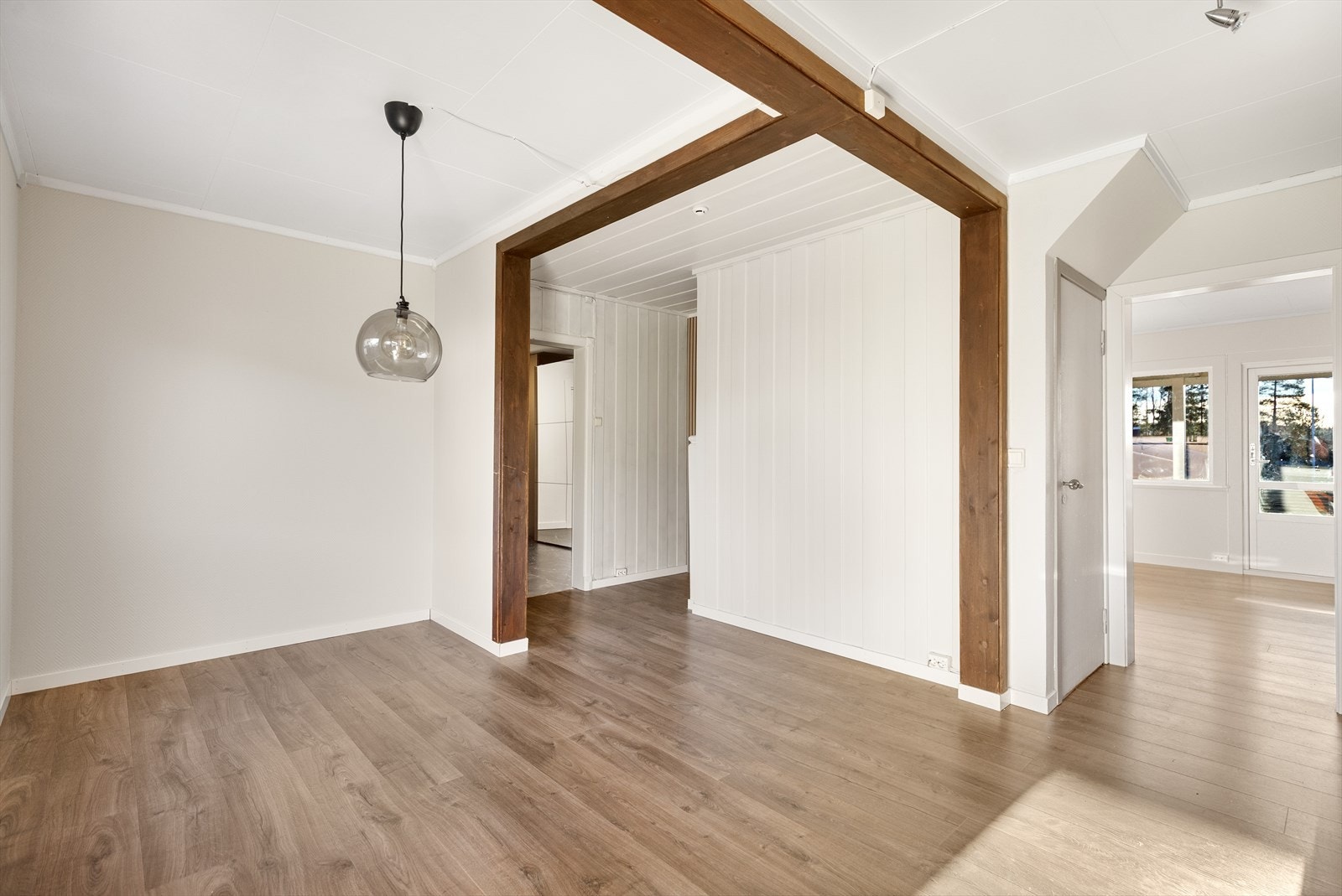 Trappeløp opp til boligens overetasje. Galleribilde