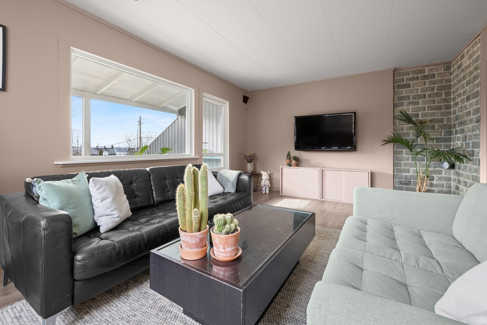 Det er muligheter for å sette inn peis i boligen. Galleribilde