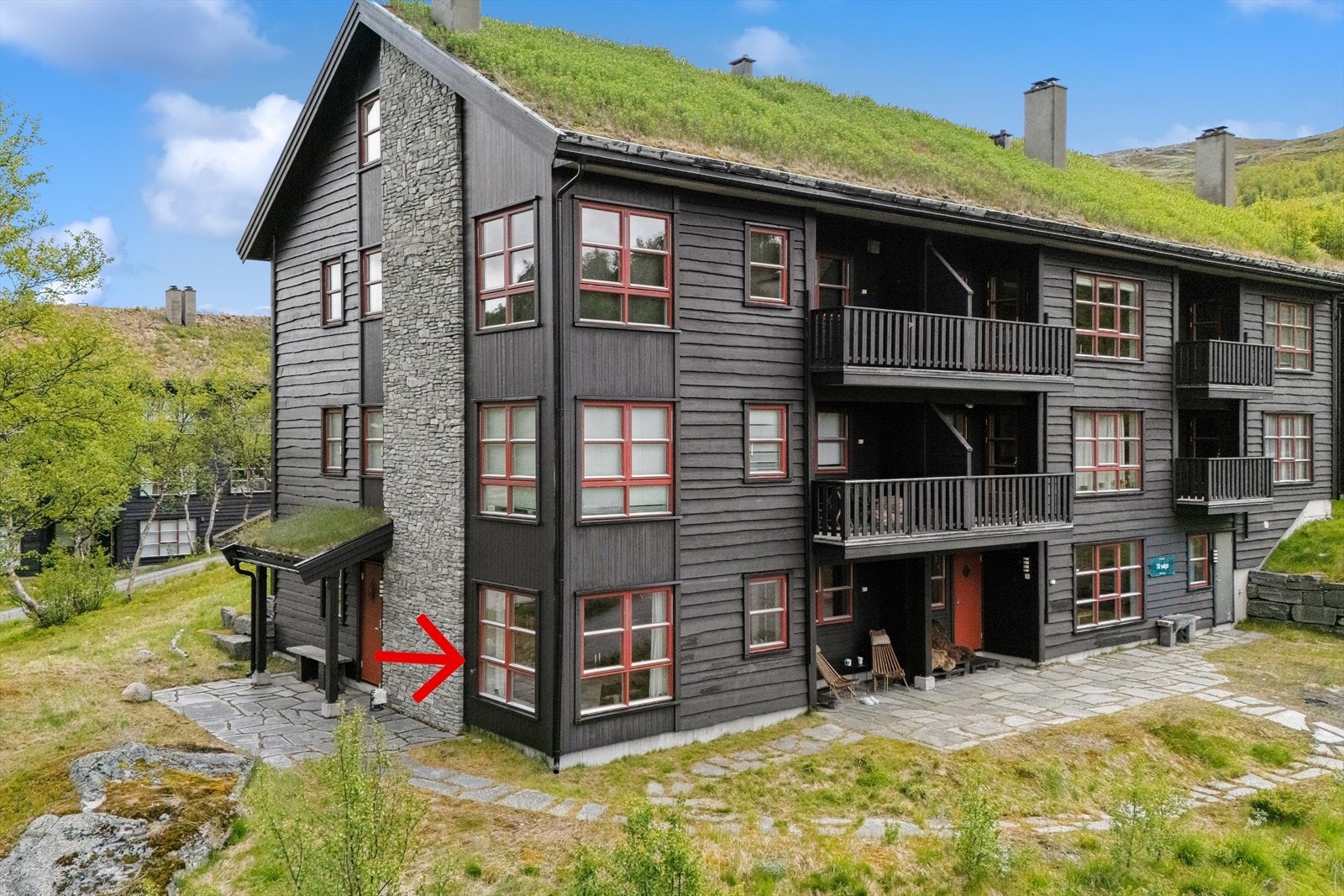 Velkommen til Børrenøsvegen 30. Denne leiligheten har en flott beliggenhet i et populært leilighetsbygg på Tyin/Filefjell. Galleribilde