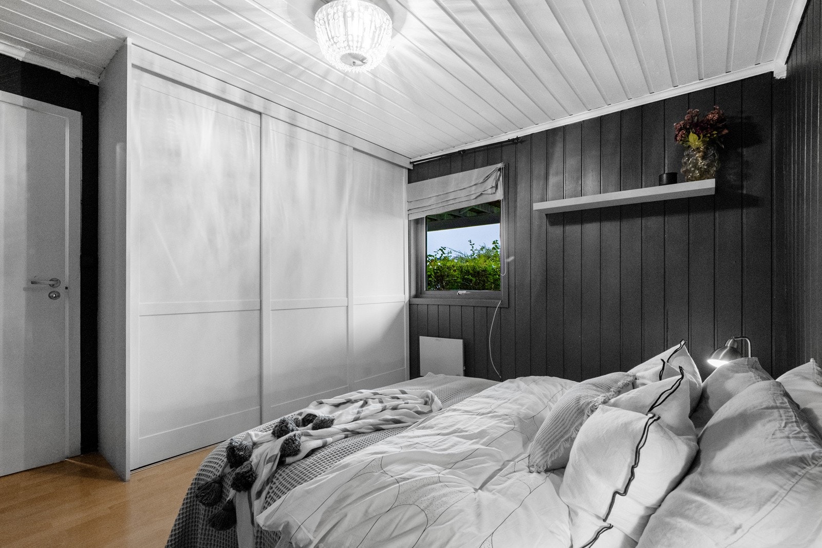 Skyvedørsgarderobe på soverom I Galleribilde