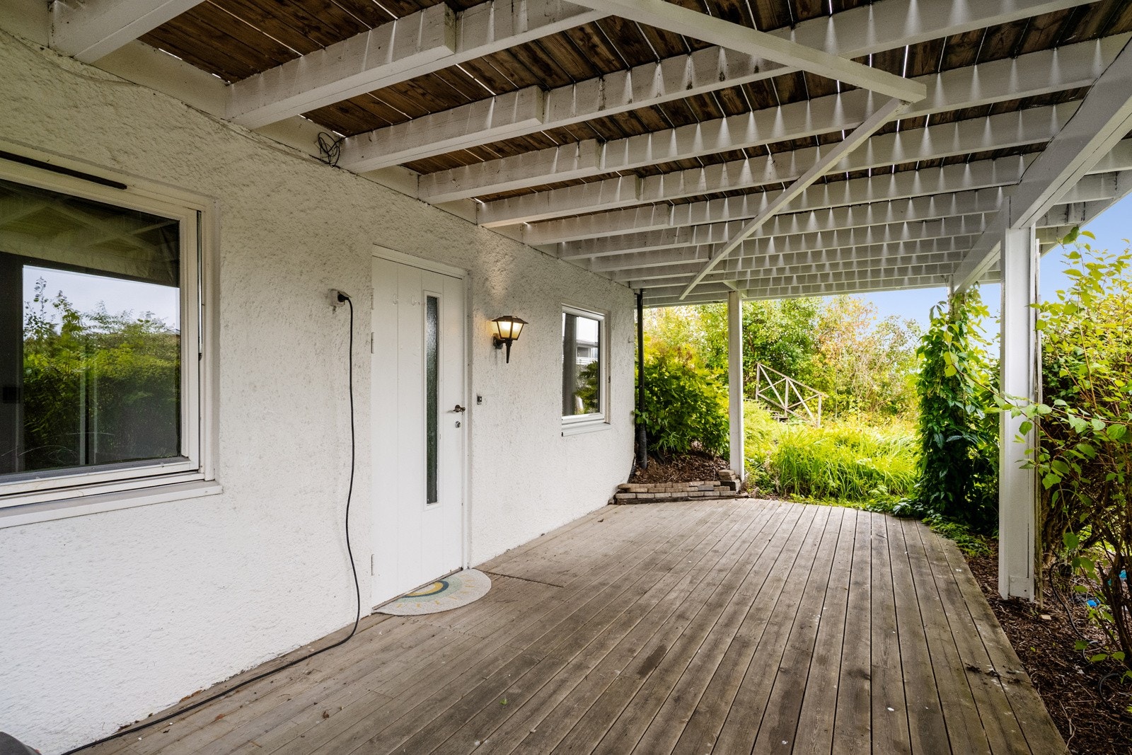 Overbygd inngangsparti/terrasse Galleribilde