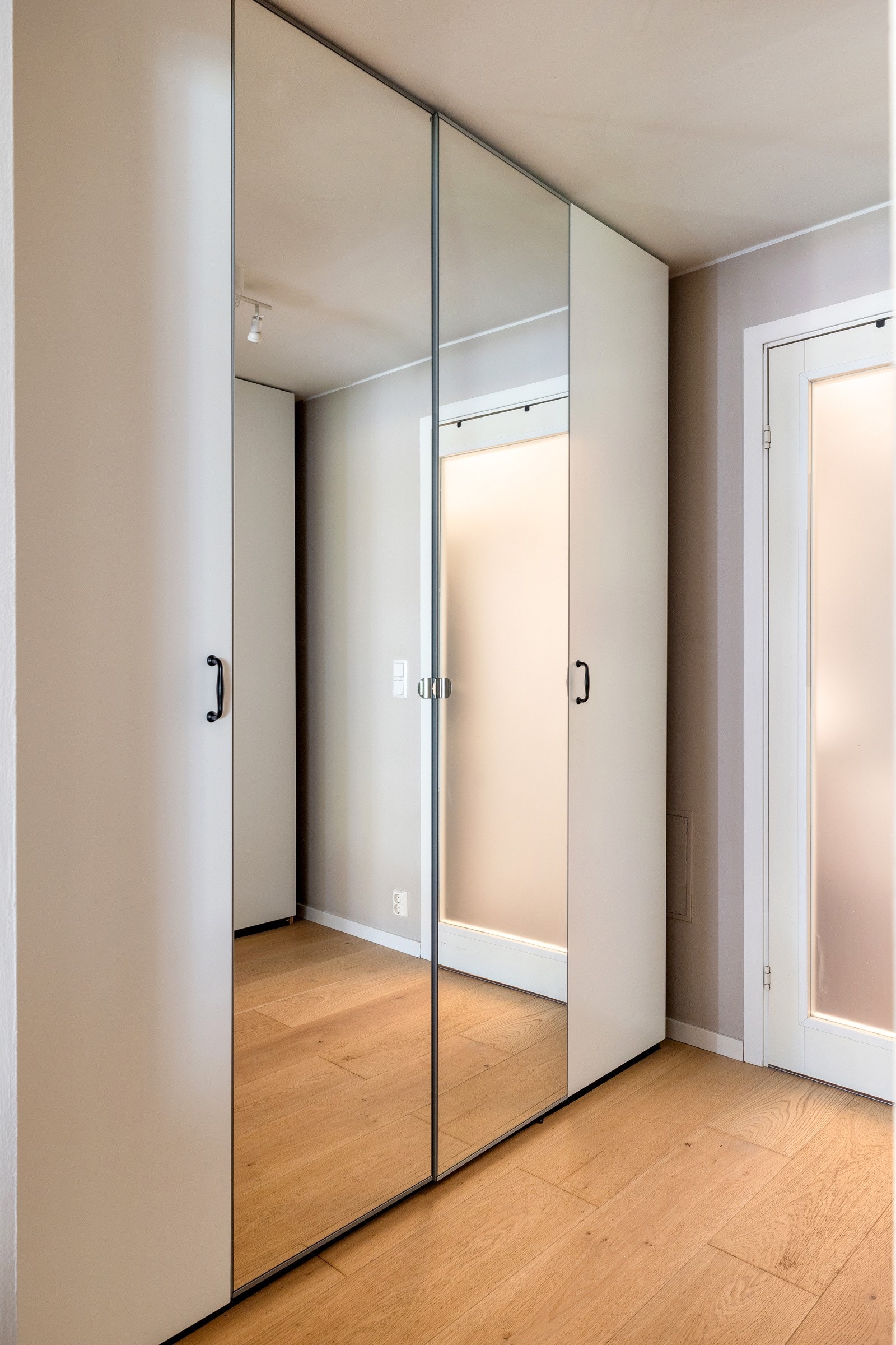 Garderobe Galleribilde