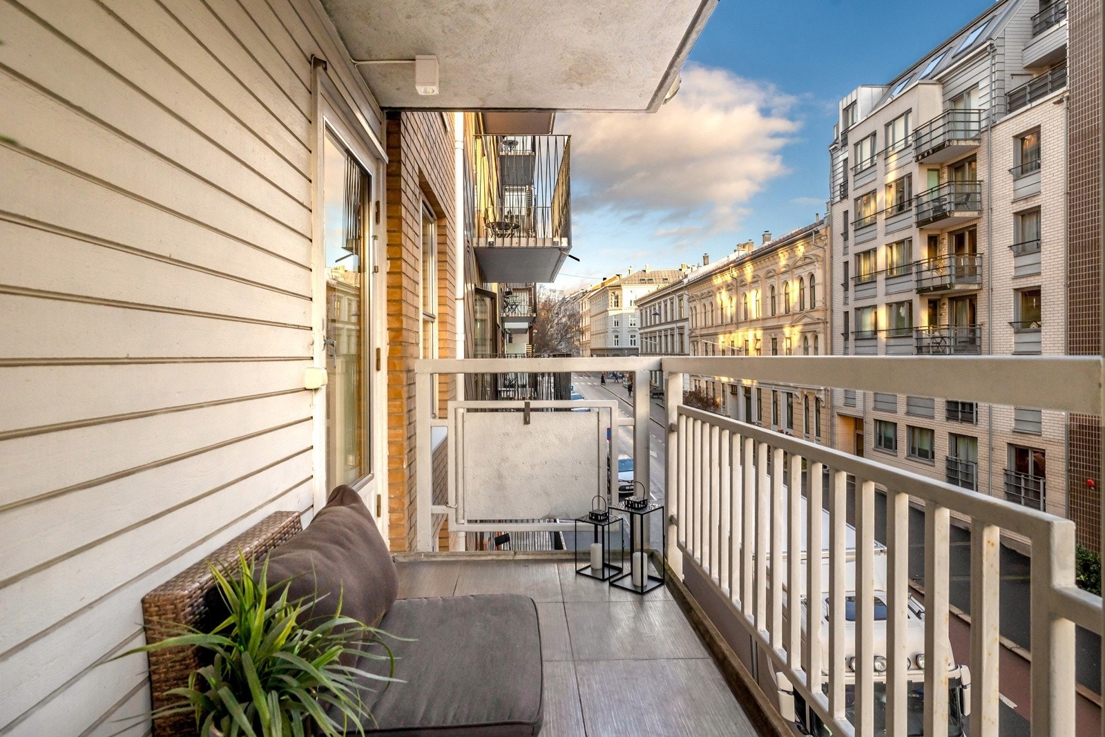 Her har vi gleden av å presentere en lys og moderne leilighet med gjennomtenkt planløsning og attraktiv beliggenhet midt mellom Solli plass og Tjuvholmen. Galleribilde