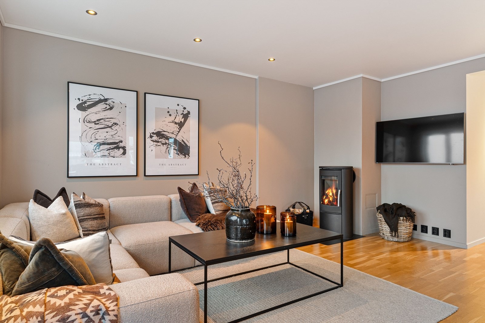 Det er også montert en peisovn - utmerket for ekstra varme og hygge. Galleribilde