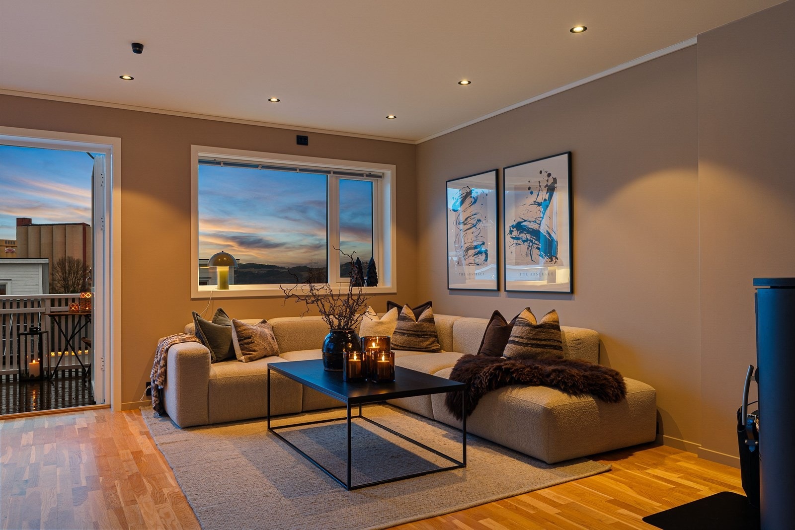 Leiligheten varmes opp elektrisk med panelovner i enkelte rom. Galleribilde