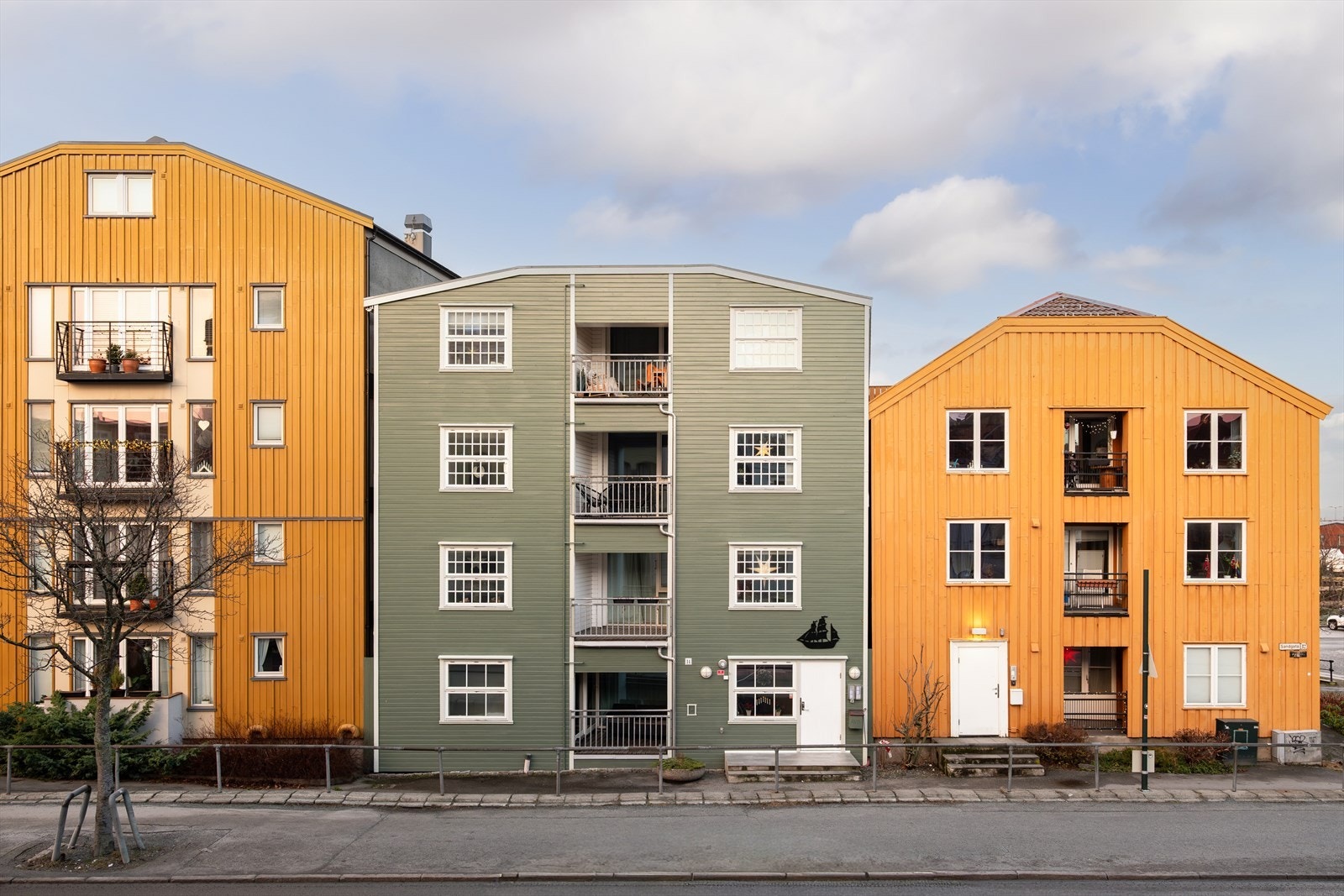 Om du vil gå en tur langs fjorden, ta bussen, ut å spise eller dra på kino, så ligger alt innenfor gåavstand. Galleribilde
