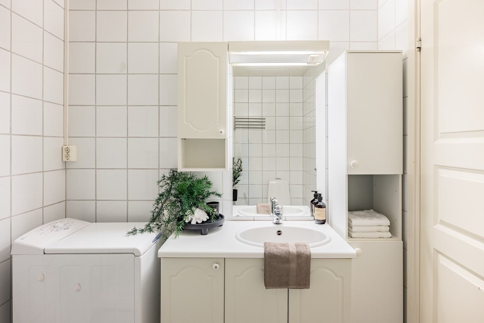 Det er ellers rikelig med skapplass. Galleribilde