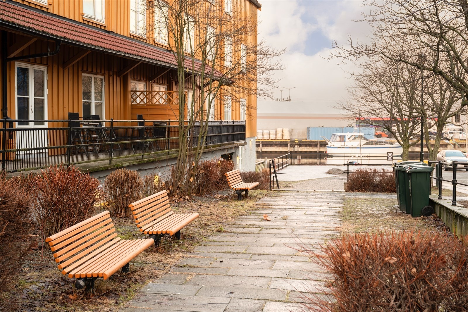 Det er også gang avstand til Trondheim Sentralstasjon, hvor du finner tog nord og sør i landet, og direkte til Trondheim Lufthavn. Galleribilde