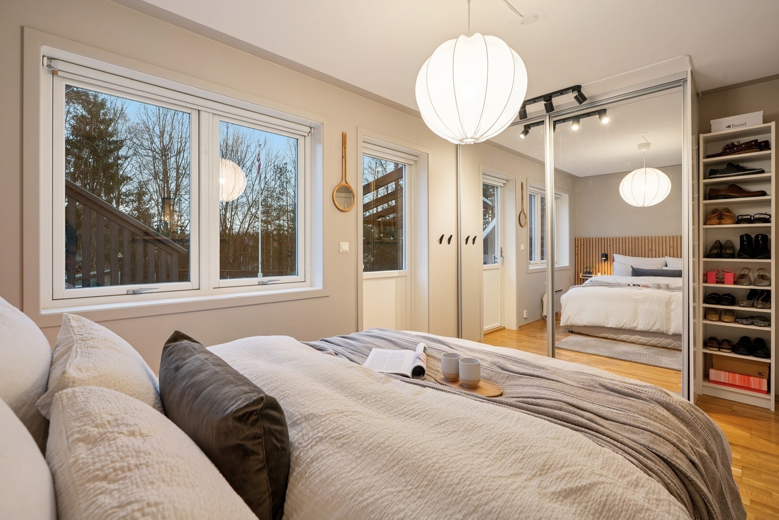 Hovedsoverommet har skyvedørsgarderobe. Galleribilde