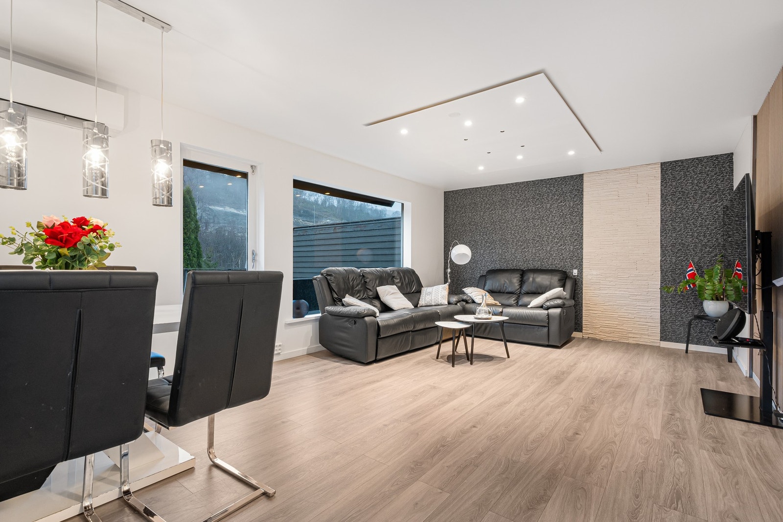 Stuen med plass til spisestue Galleribilde