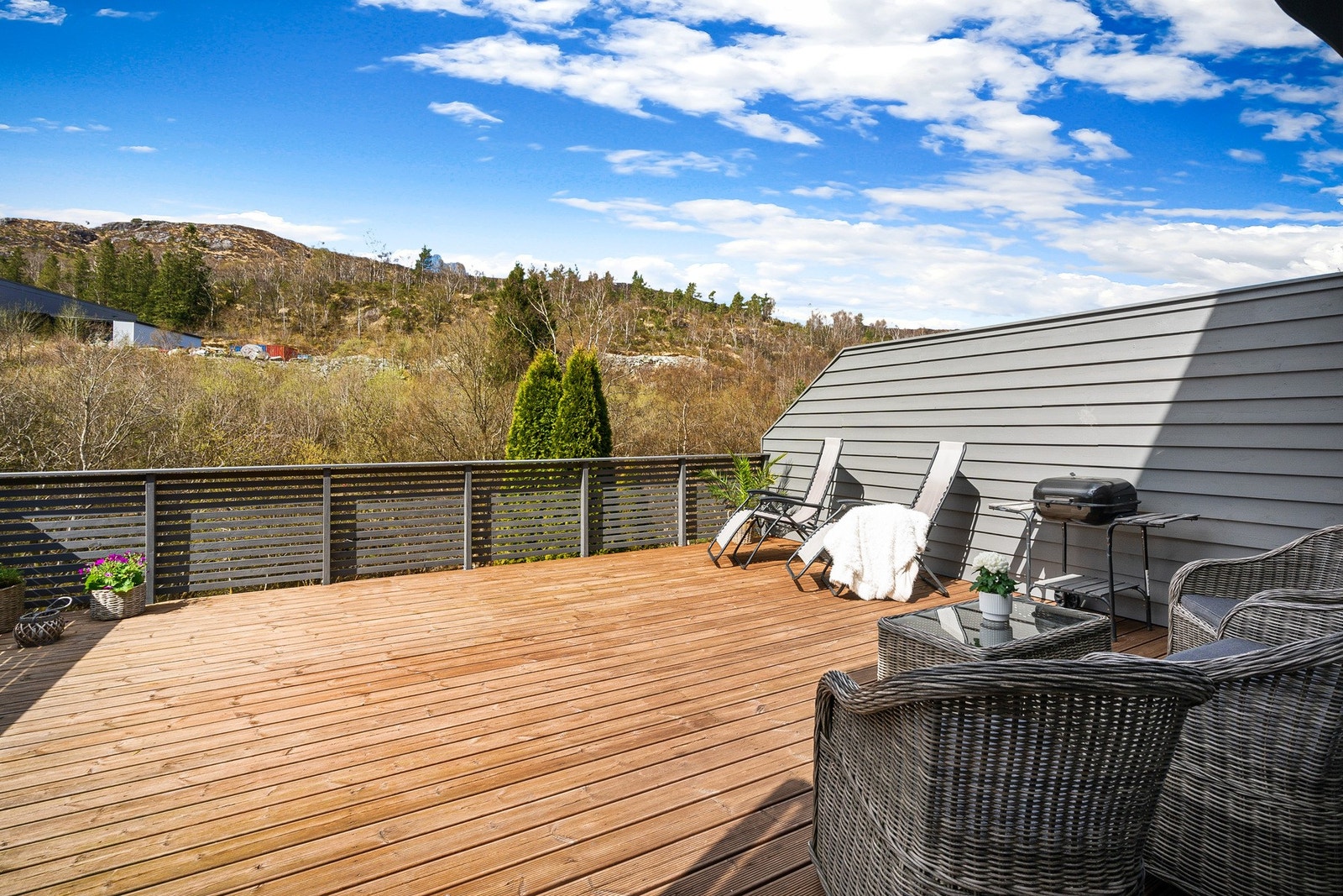 Vestvendt og solrik hele sommeren, 33 kvm. Galleribilde