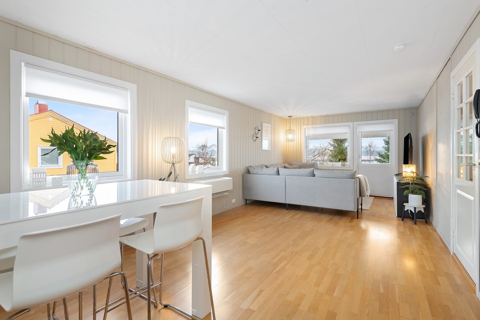 Hjertelig velkommen til Glomstuvegen 45, presentert av Sondre Gjetøy v/EIE eiendomsmegling.
Foto: Diakrit (Espen Istad) Galleribilde