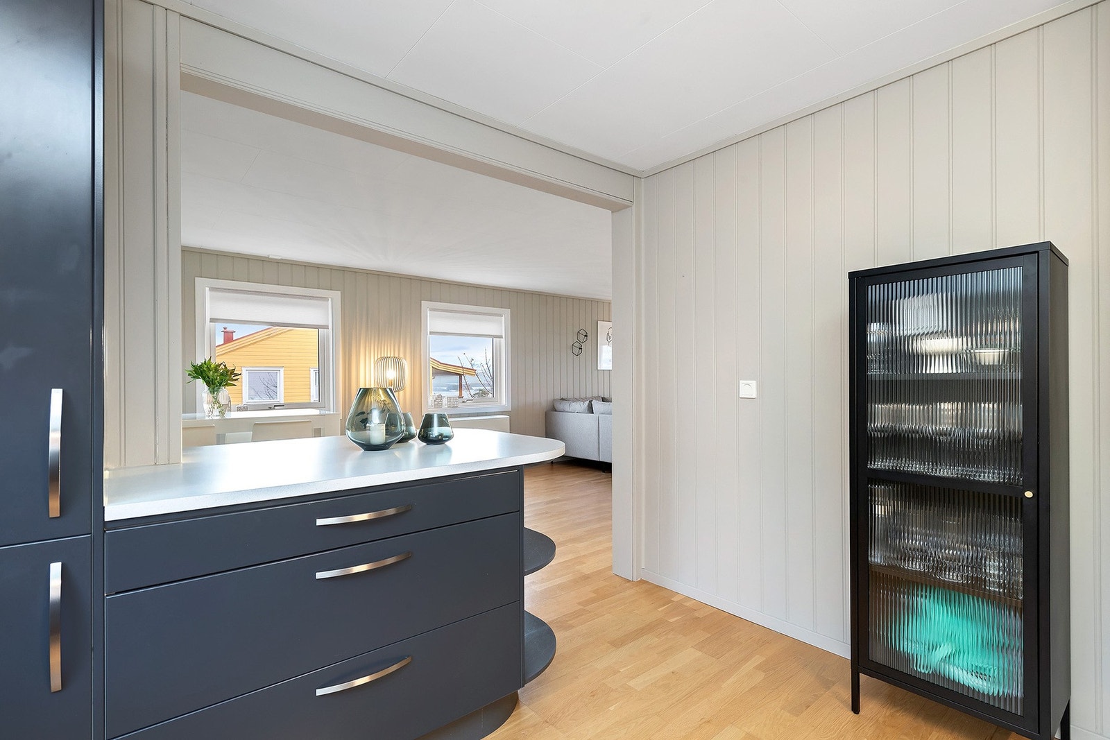 Integrert hvitevarer og ny stekeovn og koketopp i 2024. Galleribilde