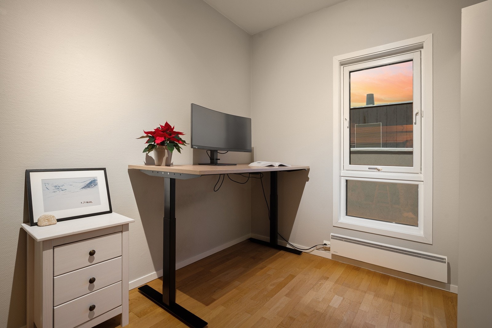 Plass til å etablere hjemmekontor. Galleribilde