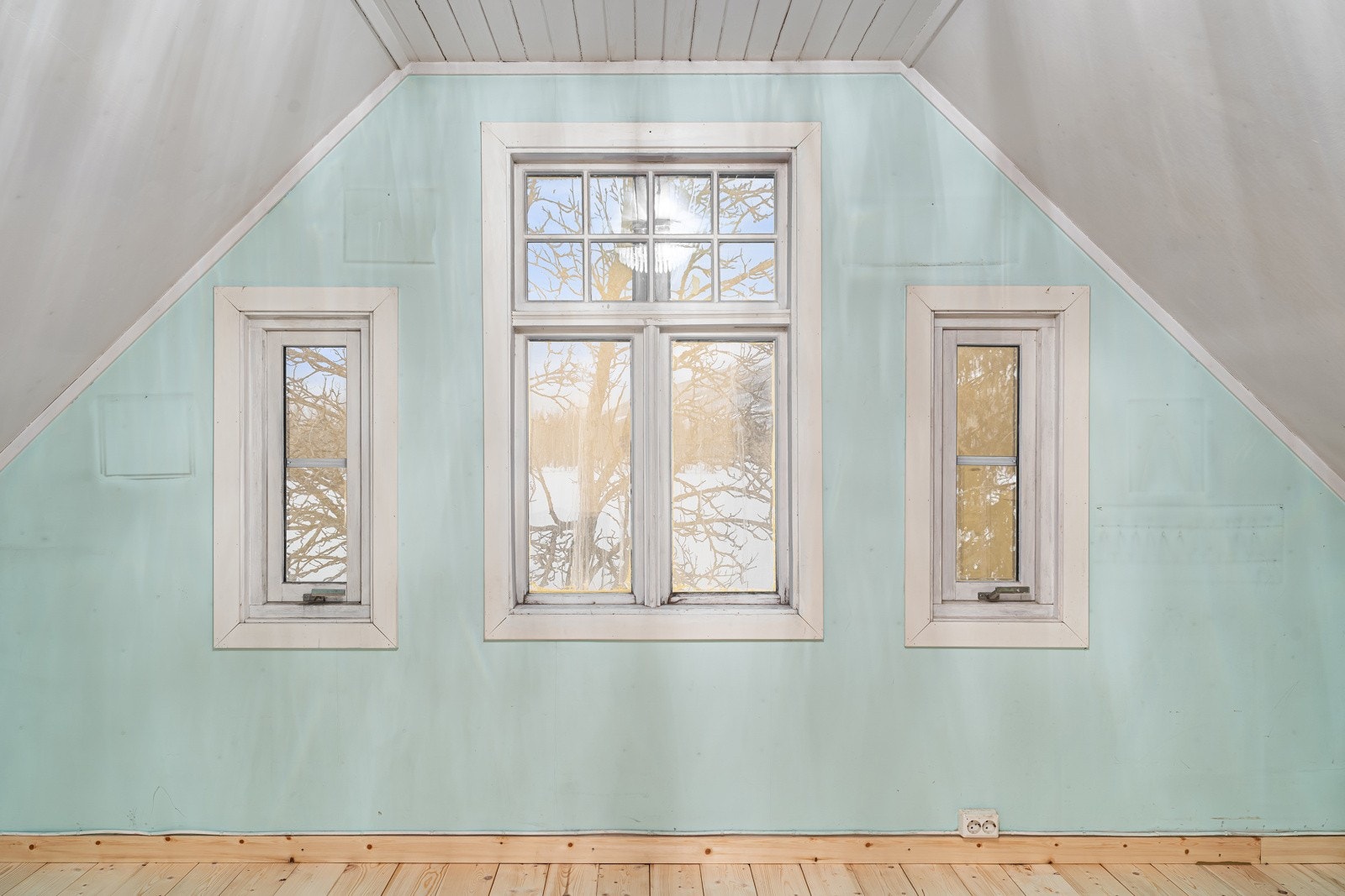 Meget møbleringsvennlig soverom. God plass til stor seng, nattbord og sjenk mm. Galleribilde