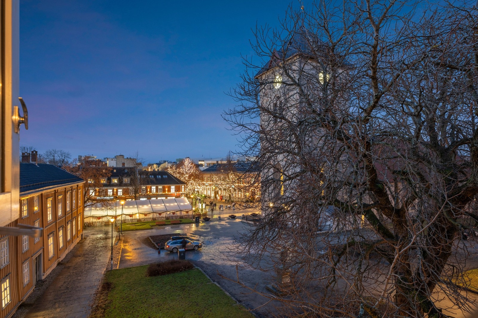 Schultz Gate 8 har en urban og tilbaketrukket beliggenhet midt i Trondheim sentrum. Galleribilde
