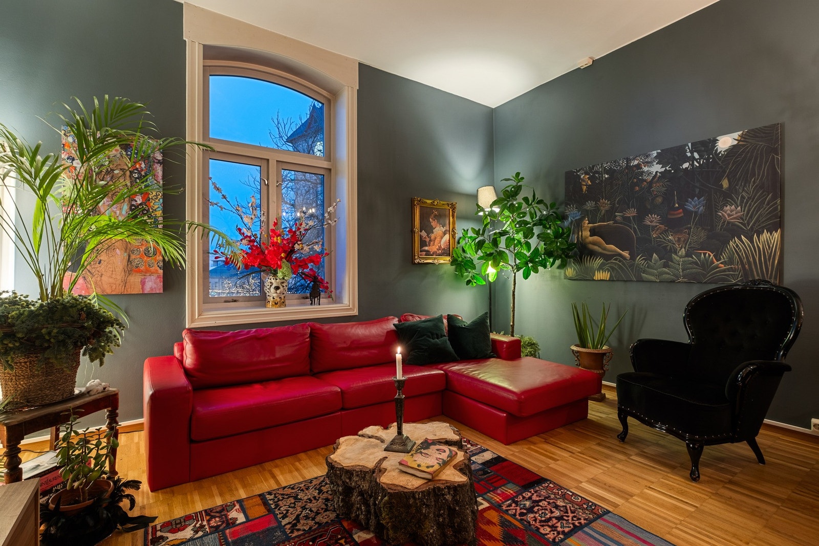 Klassisk og vakker byleilighet beliggende midt i Trondheim sentrum. Galleribilde