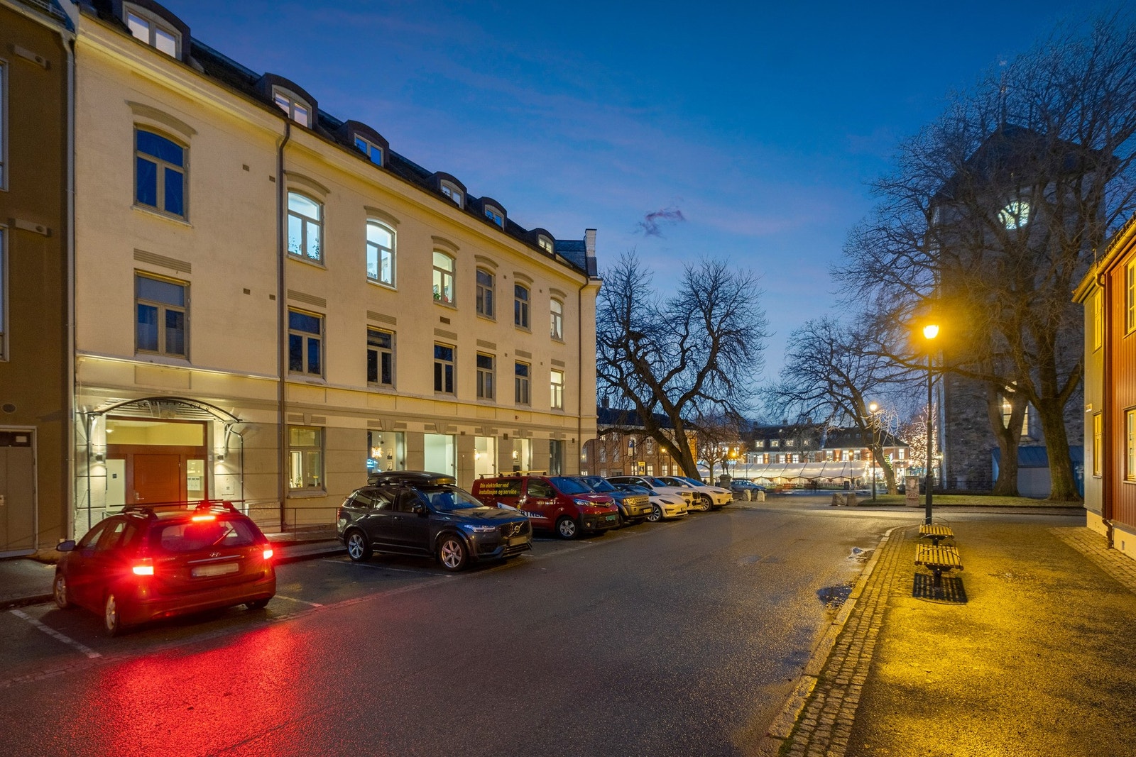 Fra leiligheten er det også kort vei til de beste kollektivområdene hele Trondheim har å by på. Galleribilde