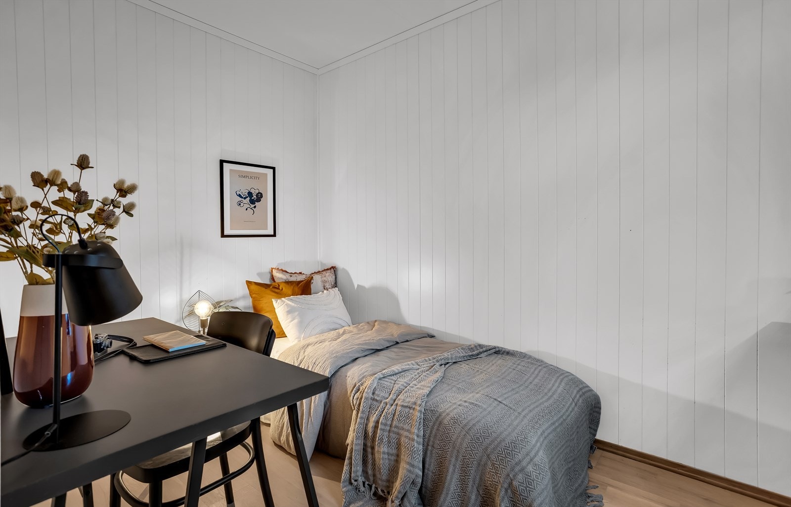 Det andre soverommet egner seg ypperlig som barnerom, gjesterom eller et praktisk hjemmekontor, alt etter behov. Galleribilde