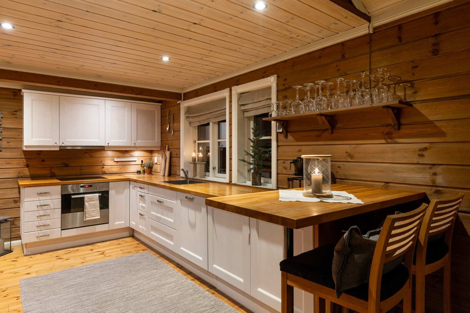 Praktisk barløsning for raske måltider ved kjøkkenbenken Galleribilde