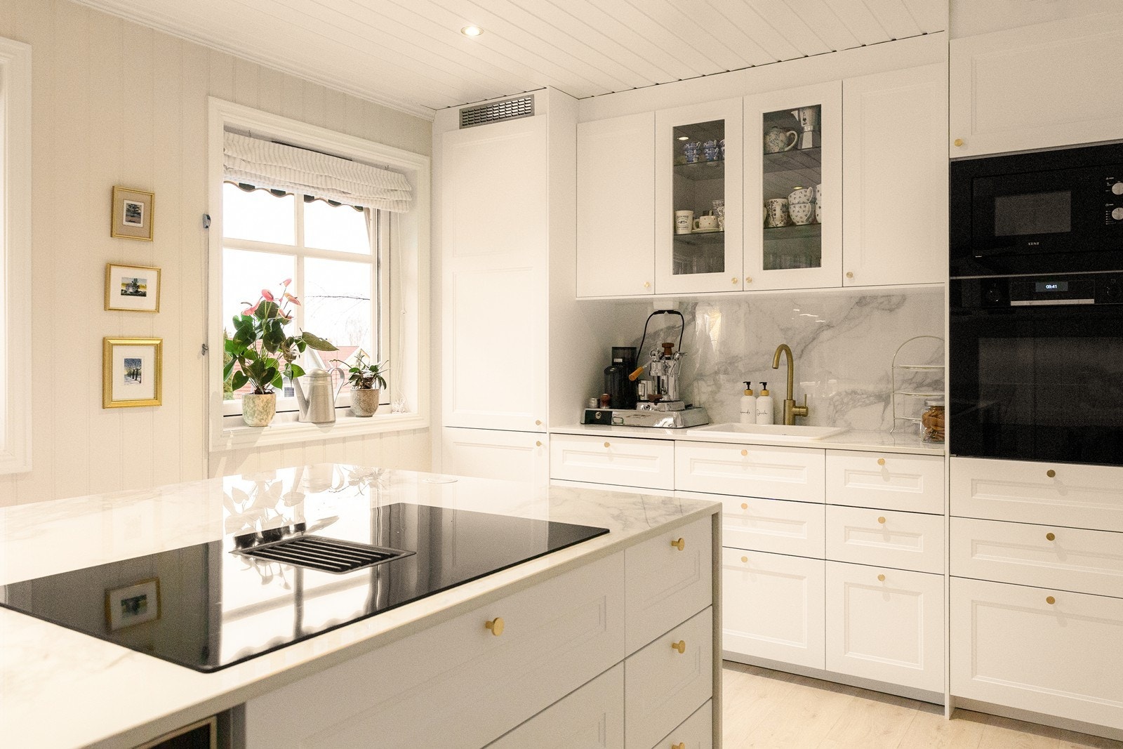 Benkeplaten i Silestone er både slitesterk og elegant. Galleribilde