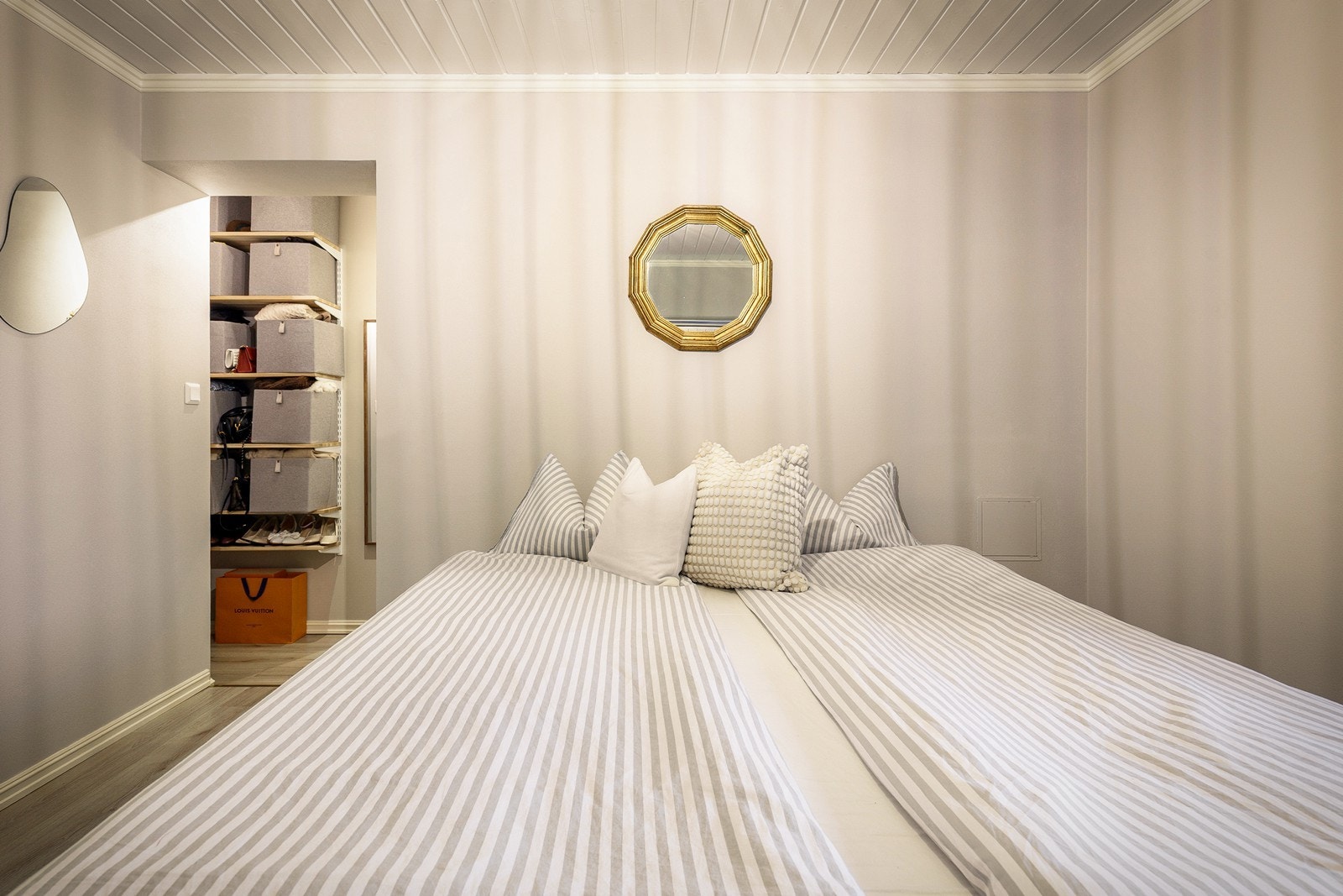 Rommet er av god størrelse med plass til dobbeltseng. Galleribilde