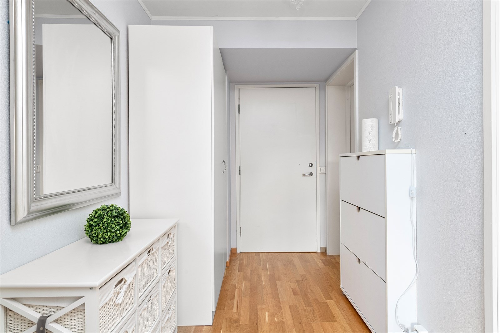 Entré/gang med garderobeskap Galleribilde