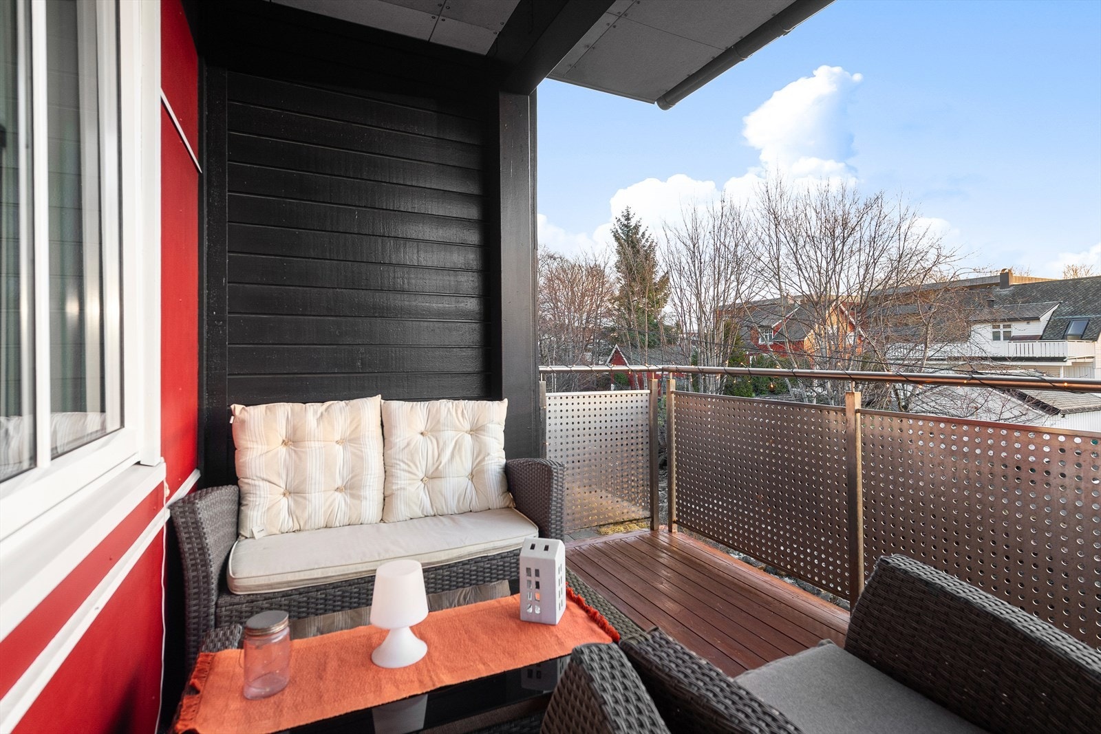 Overbygget balkong på 8 kvm med fint utsyn mot Moldeelva Galleribilde