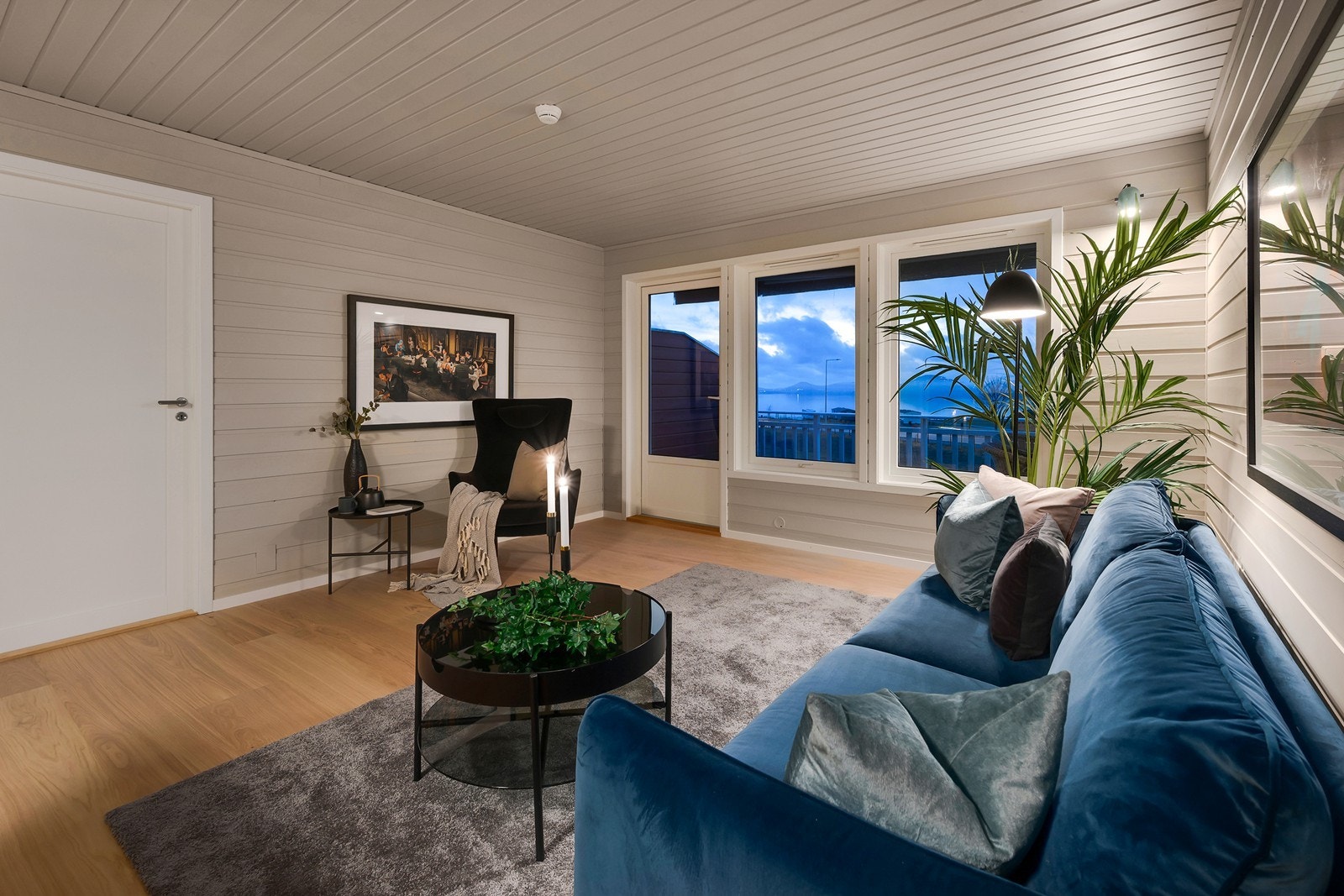 Lekker nyoppusset leilighet med vakker utsikt og svært gode solforhold! Galleribilde