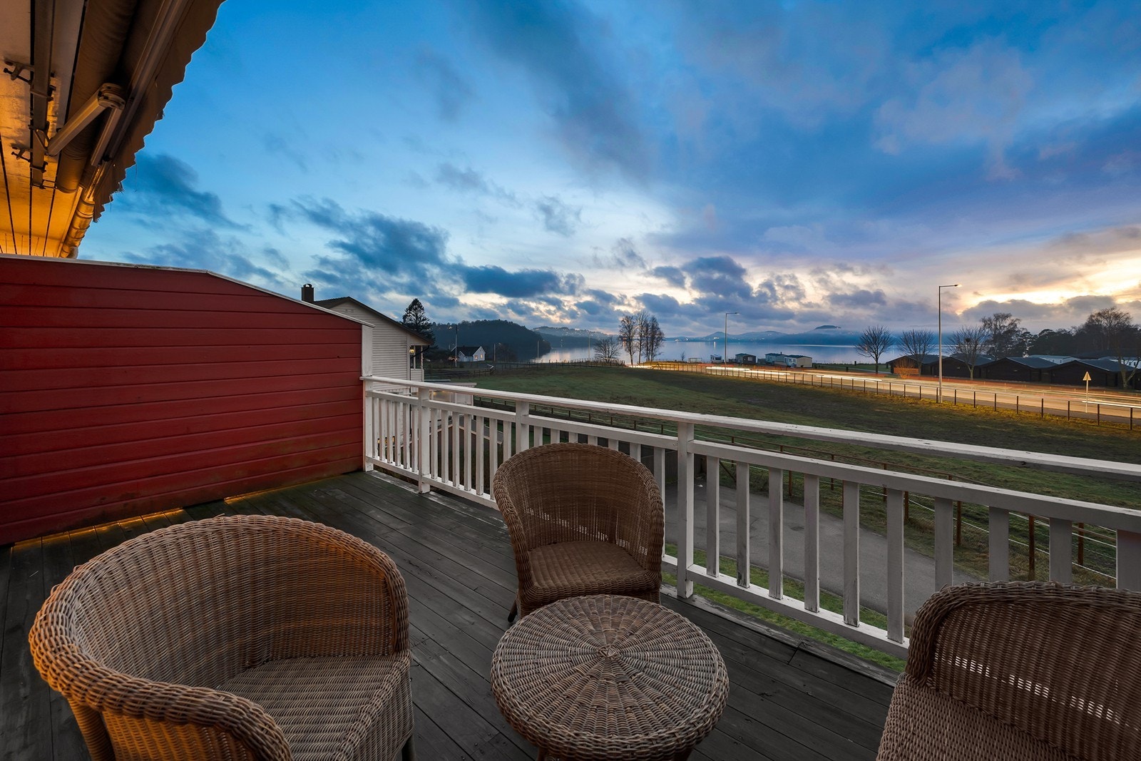 Sjekk denne utsikten! Vestvendt svært solrikt! Galleribilde