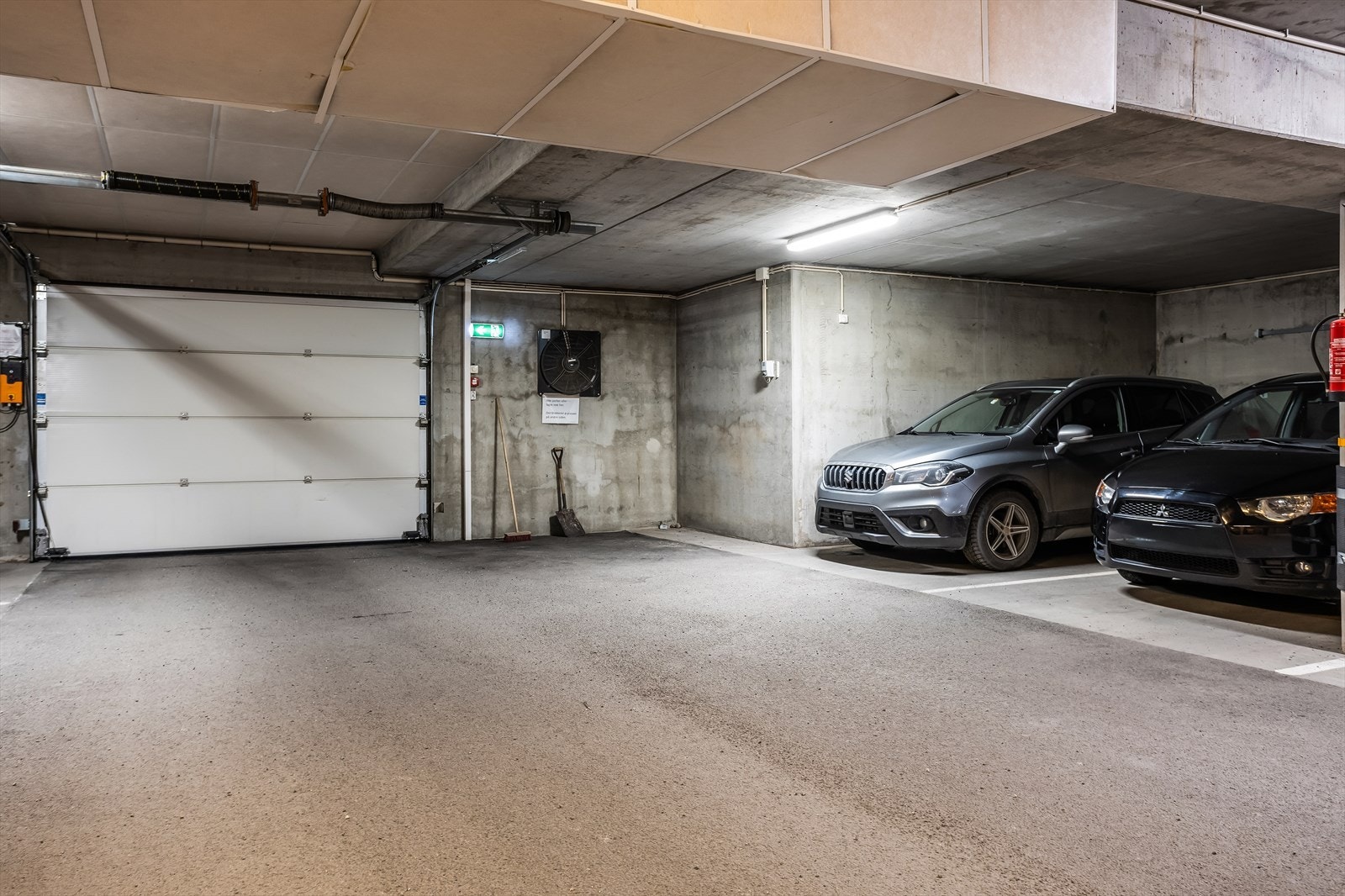 Det medfølger parkeringsplass i felles, lukket garasjeanlegg. Galleribilde