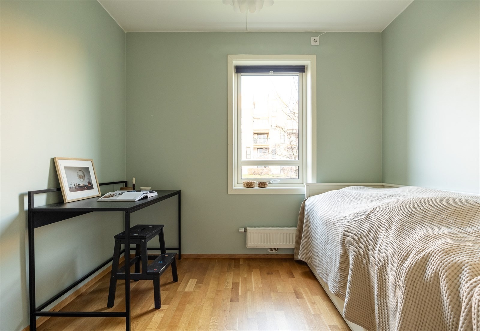 Soverommene er malt i moderne og behagelige farger. Galleribilde