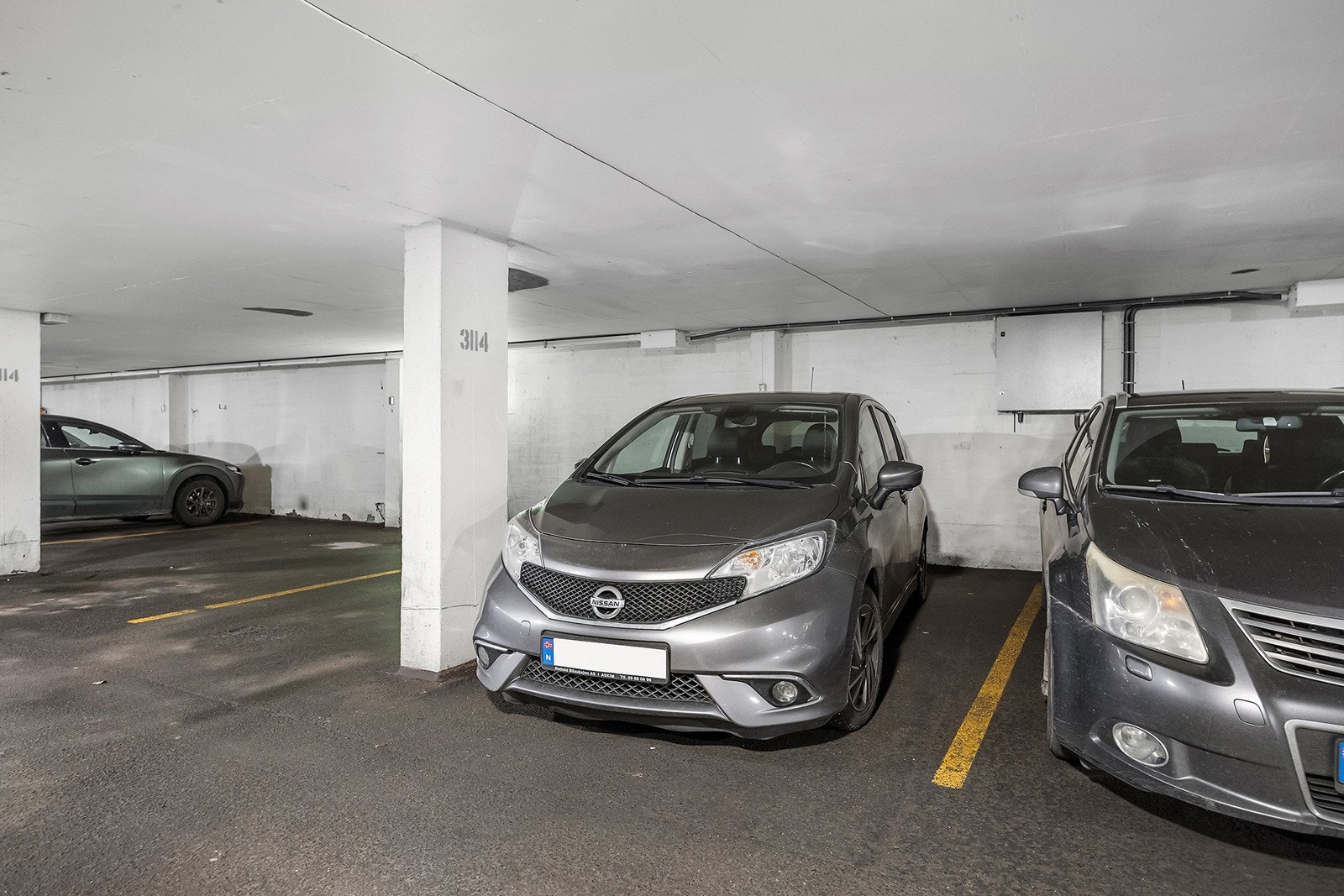 Garasjeplass med mulighet for å etablere ladestasjon Galleribilde