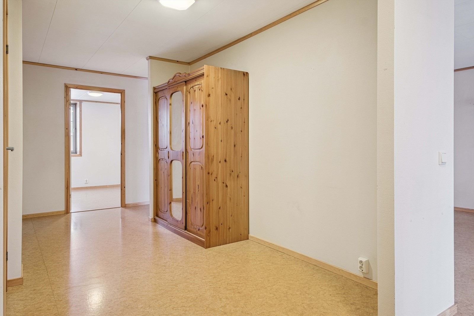 Til venstre for inngangen har man en innvendig bod på 3 kvm for lagring i tillegg. Galleribilde