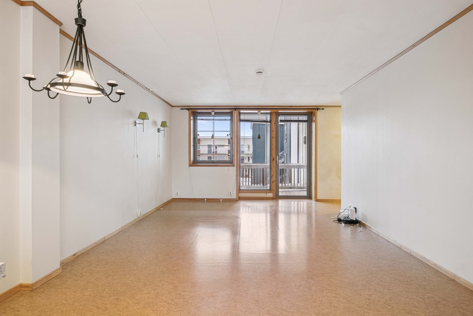 Gjennomlys i begge ender av leiligheten som gir en fin atmosfære i rommet. Galleribilde